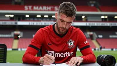Southampton have agreed to sign defender Keven Schlotterbeck from Bundesliga side Augsburg, adding experience to a squad...