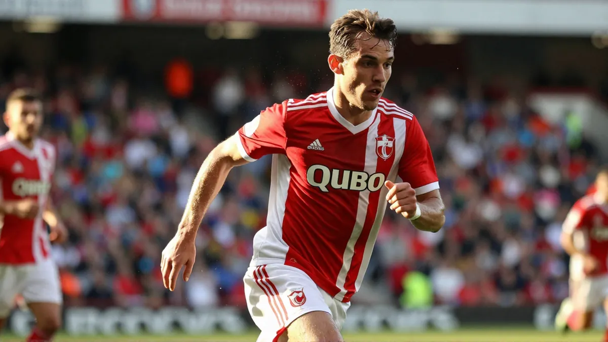 Southampton Eye Crystal Palace Midfielder Justin Devenny
