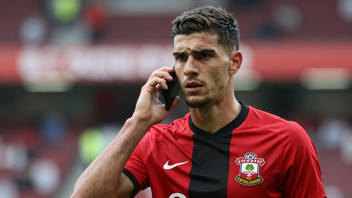 Southampton's Cameron Archer is reportedly being eyed by Wrexham for a potential loan deal, as the Saints close in on a...
